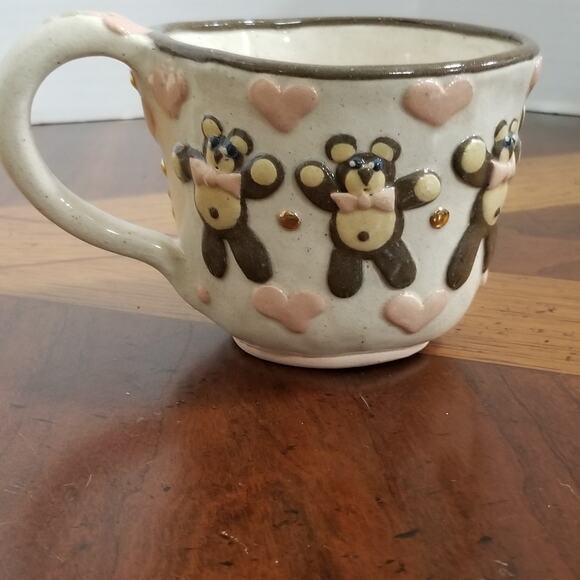 Signed coffee mug pottery/clay teddy bears and hearts Signed - Picture 15 of 16